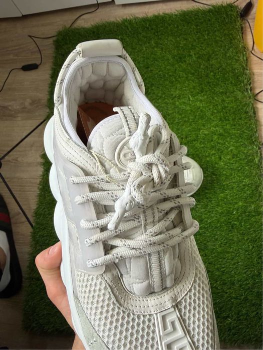 Versace chain reaction  43