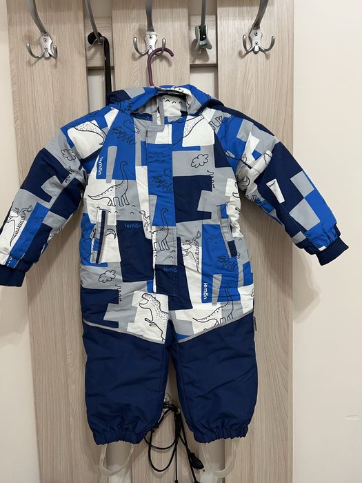 Продам детский зимний комбинезон