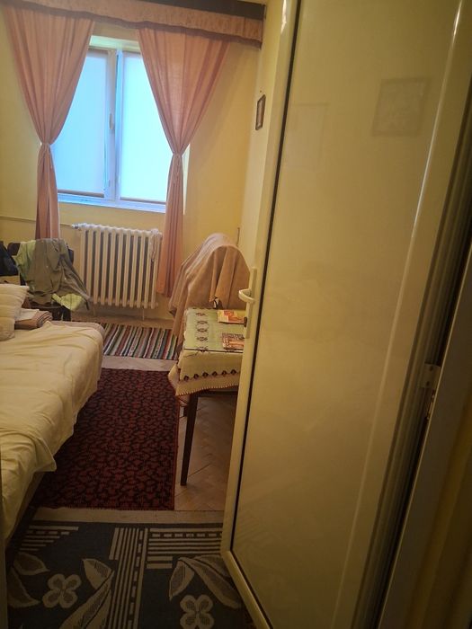 Vând apartament  3 camere