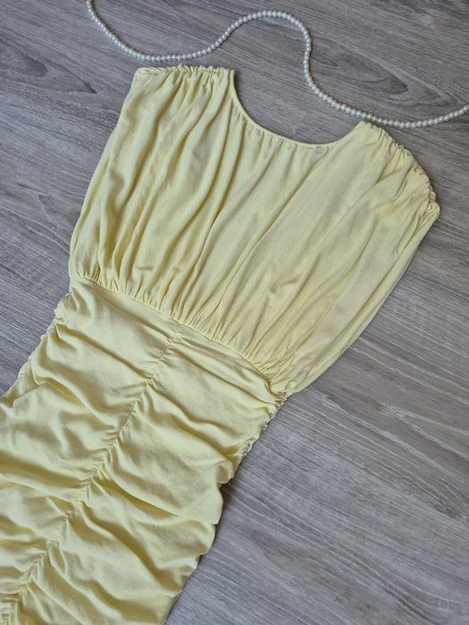 Zara дамска рокля M | Жълта, набрана, еластична