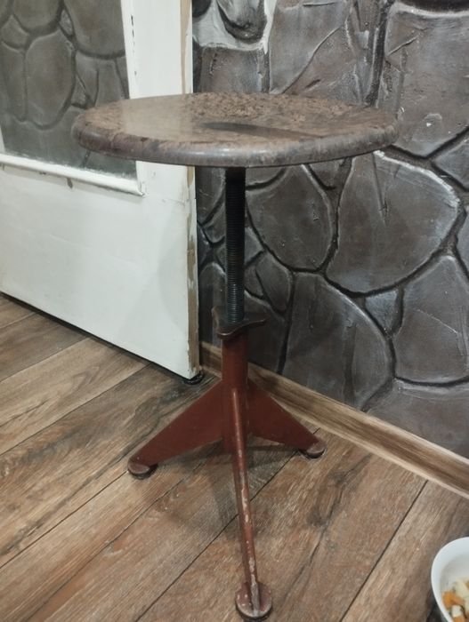 Продам стул вертушку