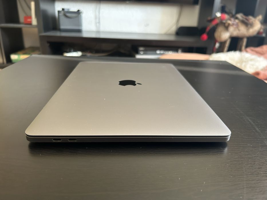 Macbook Pro 2017 13" i5 8GB RAM SSD 256 GB 382 cicluri
