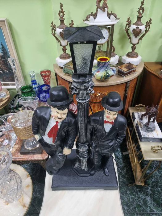 Страхотна антикварна фигура статуетка- Лоръл и Харди