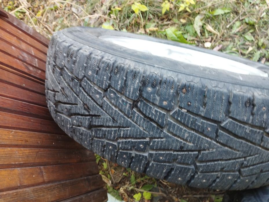 Продам зимние шины на дисках