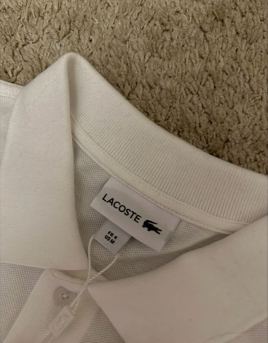 Tricou lacoste.
