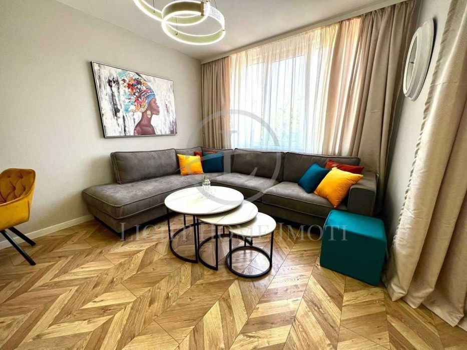 Продава се Тристаен апартамент в Пловдив, Христо Смирненски - 95 кв.м за 2579 €/кв.м - Снимка #1