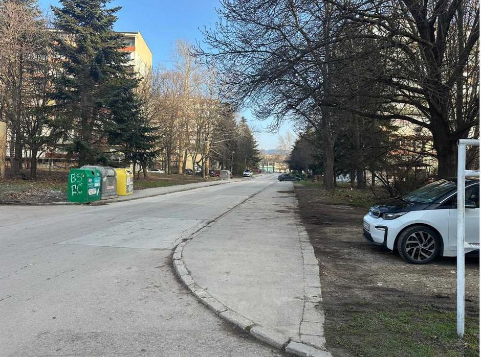 Дава се под наем Четиристаен апартамент в Варна, Център - 80 кв.м за 538.56 € - Снимка #14