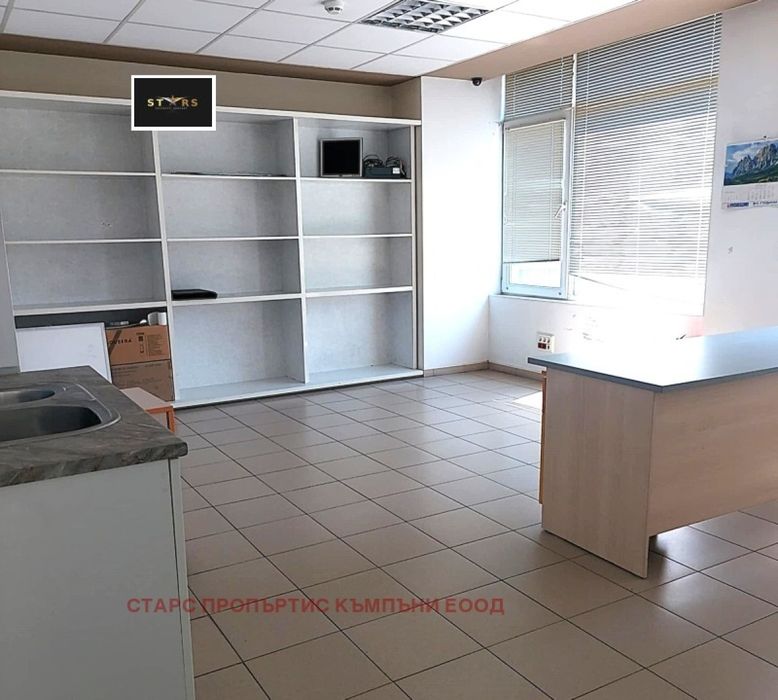 Продажба  гр. Варна - Младост 812m²