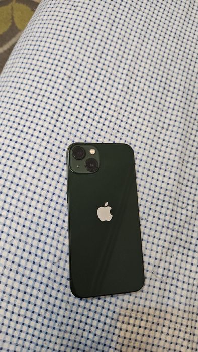 Vand Iphone 13 in stare buna