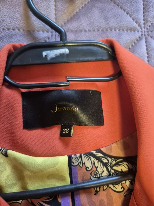 Елегантен оранджев костюм Junona