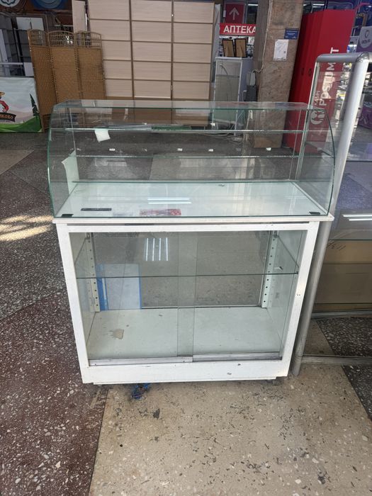 Ветрина         .