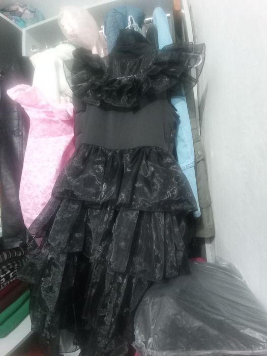 Платье нарядное  и красивое