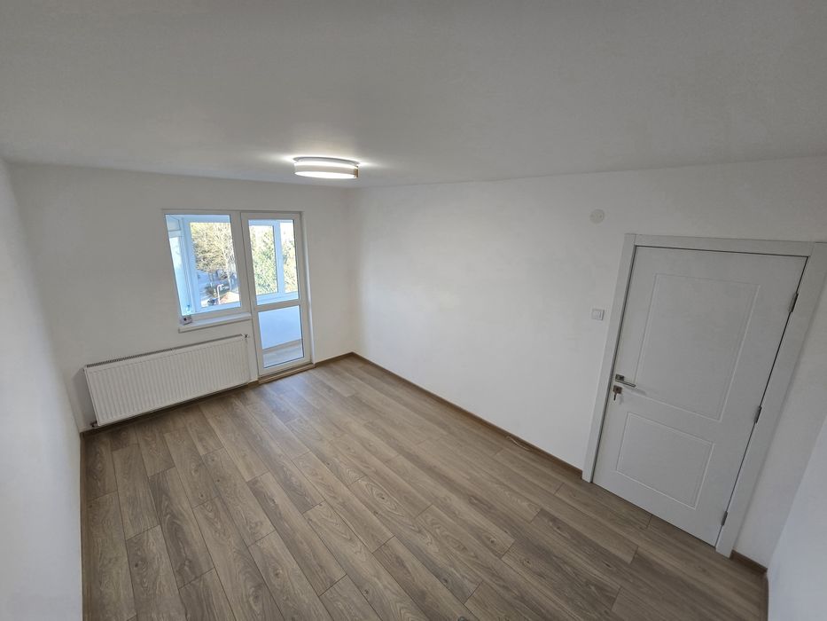 Apartament renovat complet, vedere deosebită