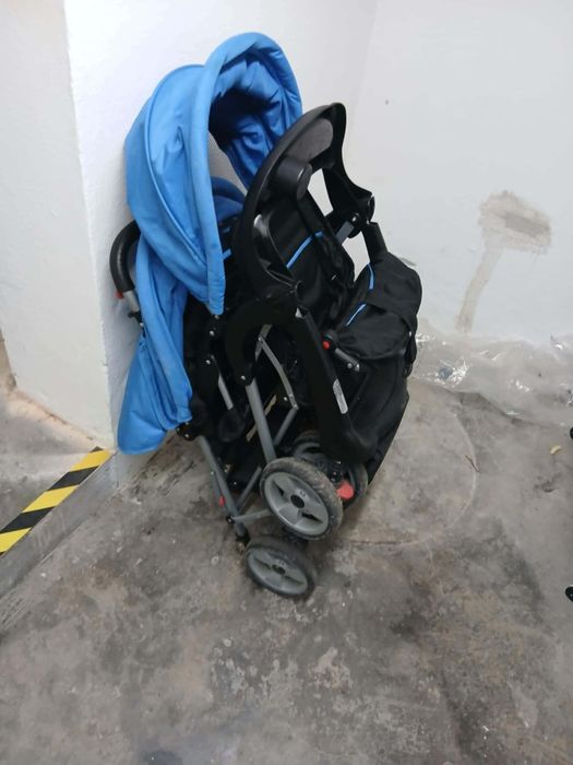 Căruț pentru gemeni