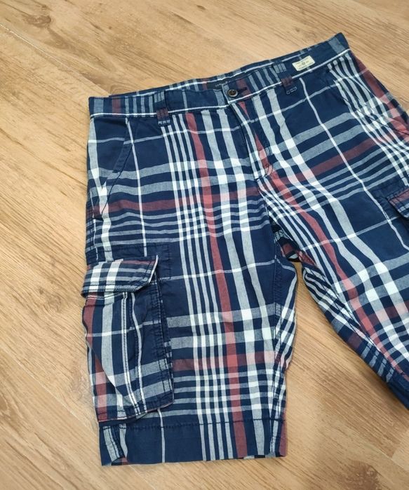 Pantaloni scurți Tommy Hilfiger mărimea 32 (M)