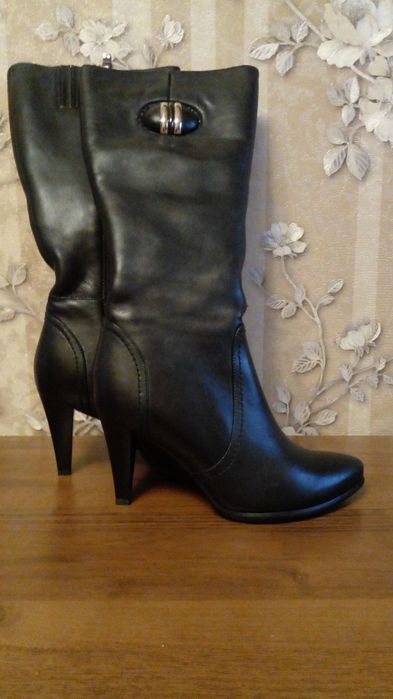 Женская  новая зимняя кожанная сапоги с натуральным мехом