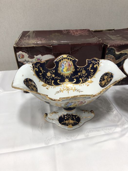 Сотилади  Мадонна оригинал катта ваза 2 дона