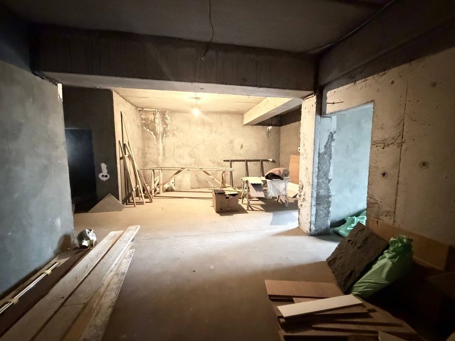 Airport House Продается 3 комнатная квартира коробка ул.Бабура