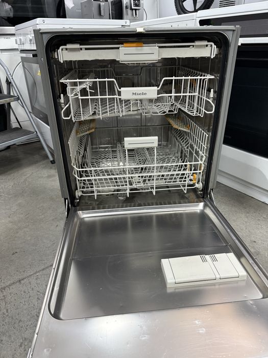 Съдомиялна MIELE 60/см  Автоматично отваряне