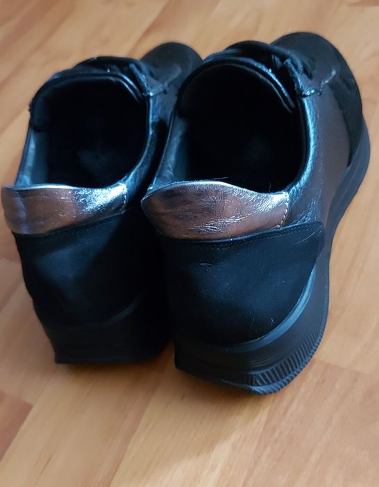 Обувки MUVID от естествена кожа