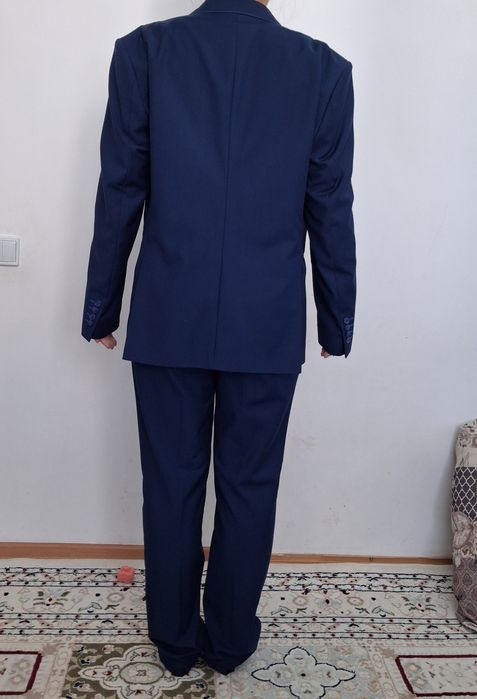 Срочно продам костюм и брюки