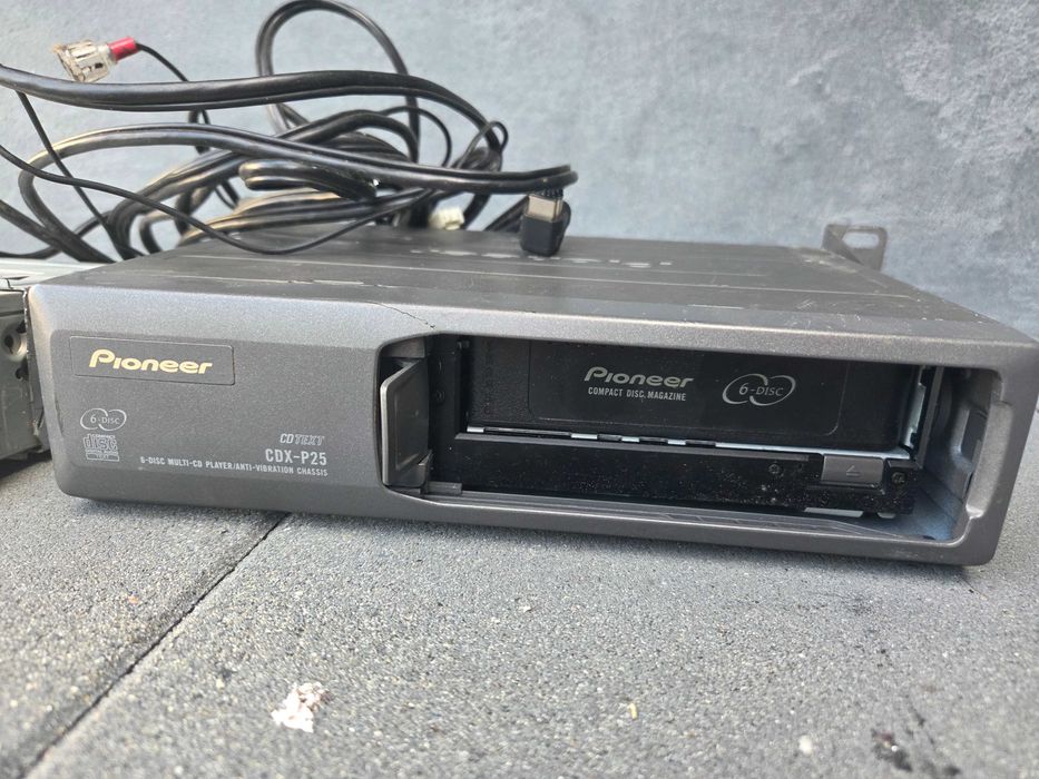 Casetofon auto Pioneer cu magazie CD