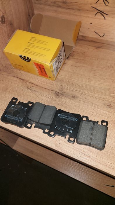 Продам колодки на мерс