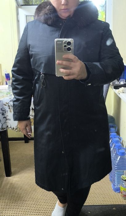 Продам парку женскую