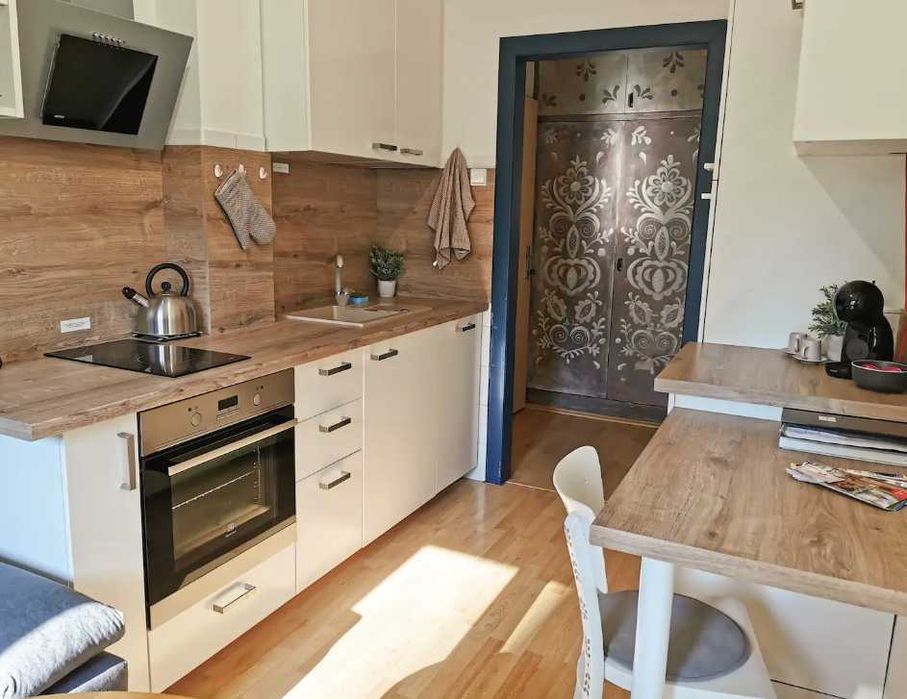 Дава се под наем Двустаен апартамент в Пловдив, Младежки Хълм - 58 кв.м за 229.5 € - Снимка #1