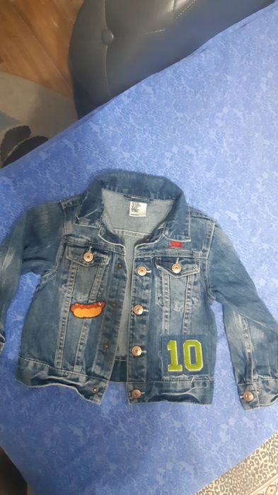 Продам джинсовую куртку для мальчика