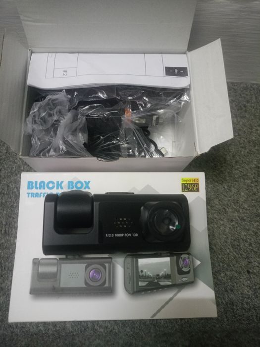 Vând camera de bord noua