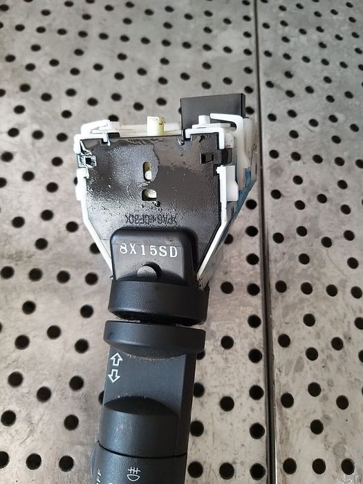 Maneta semnalizare nissan qashqai j10 8x15sd