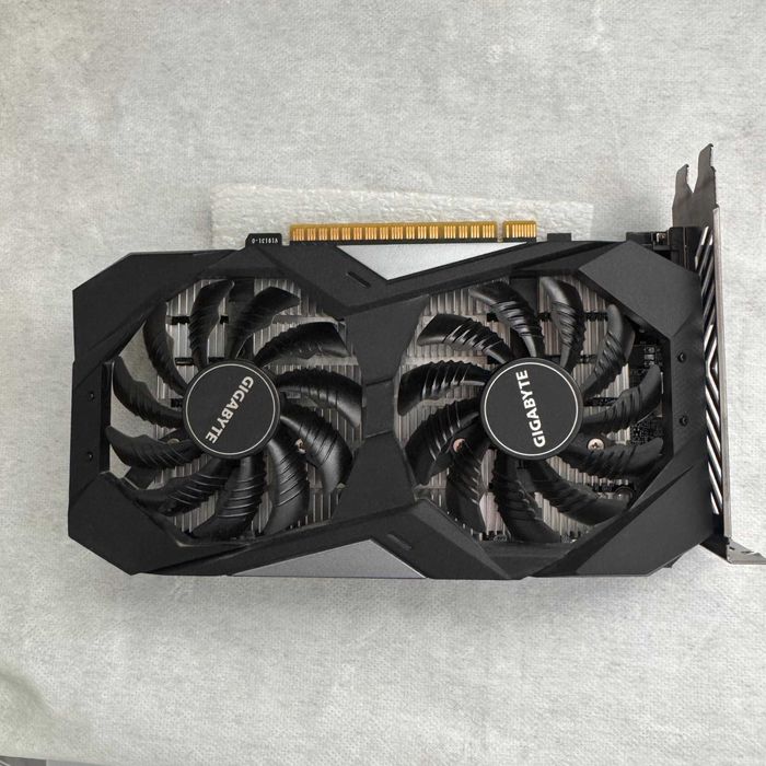 Видеокарта GTX 1650 4gb