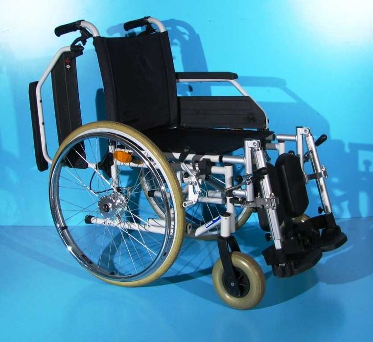 Scaun cu rotile handicap B+B - latime sezut 43 cm