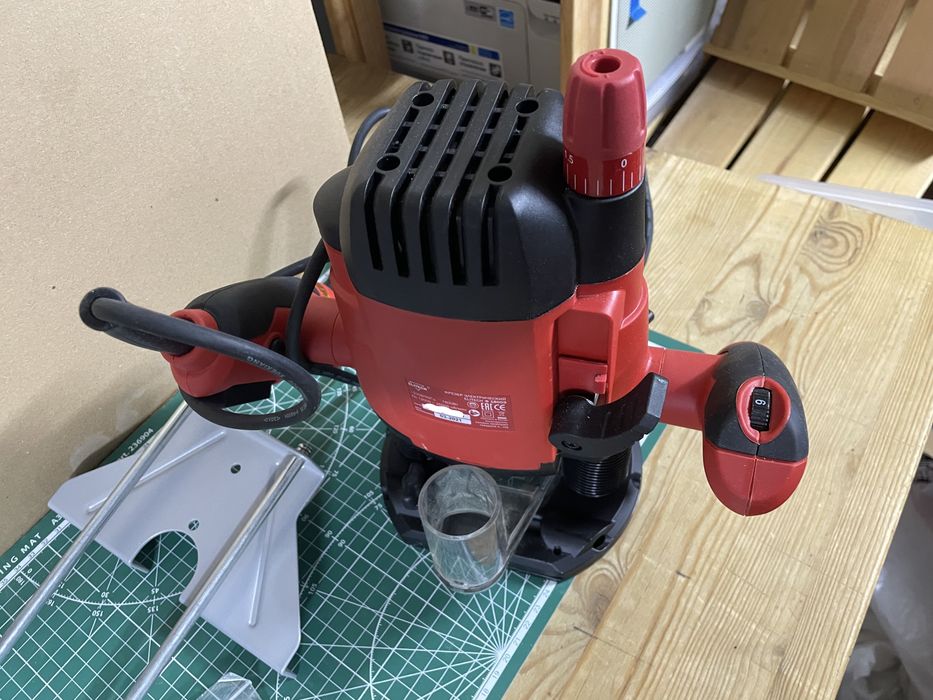 Фрезер ручной Elitech Ф 1800Э, 1800 Вт