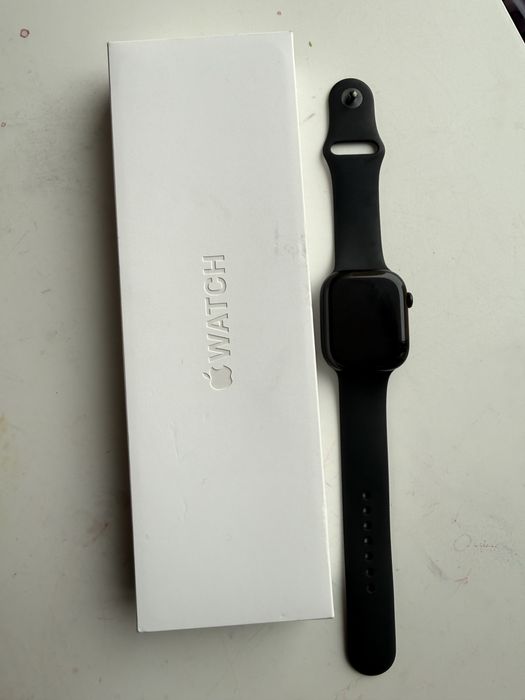 Часы Apple Watch 11