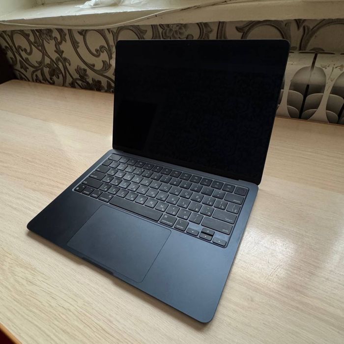 Macbook Air M3 в хорошем состоянии