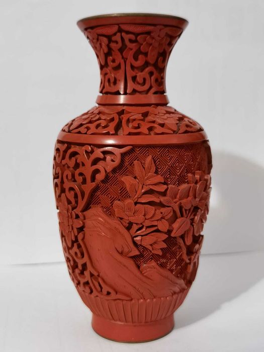 Vaza Asiatica din lac de Cinnabar, Cinabru Rosu