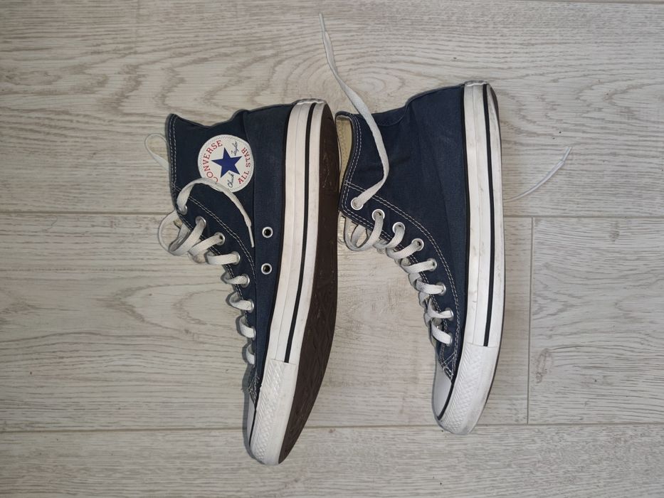 Converse navy blue