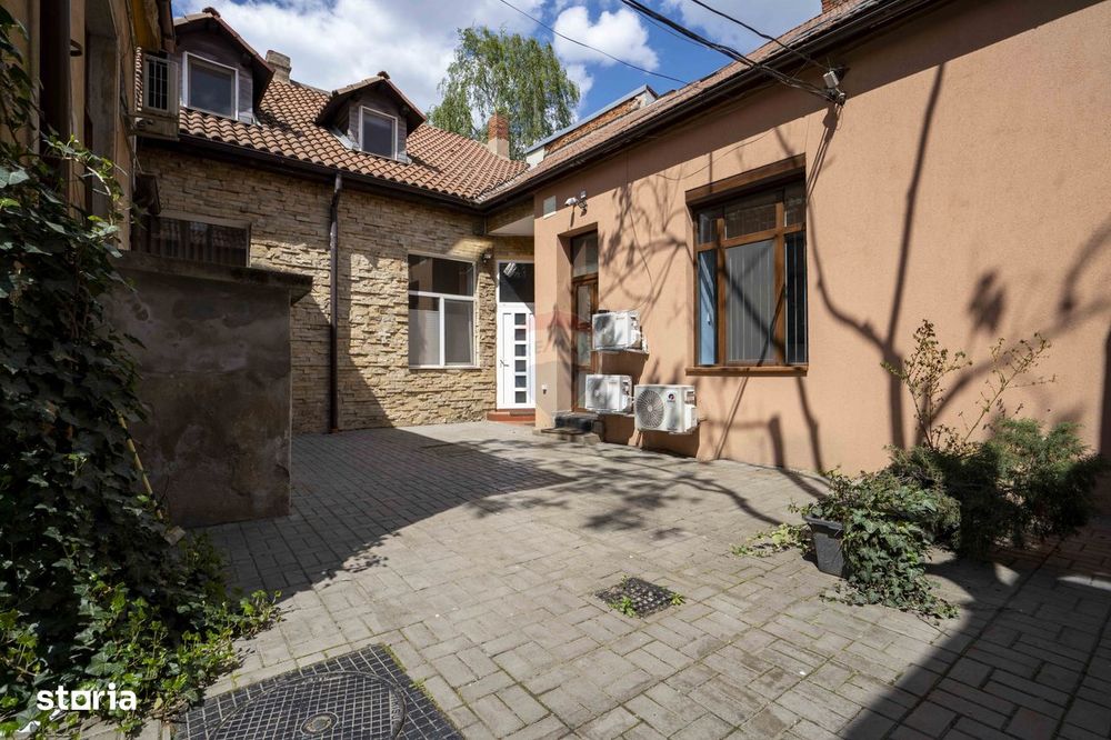 De vânzare casă cu 6 camere, ultracentral – str. Moscovei