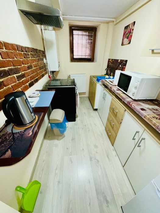 Vand Apartament Ultracentral 3 camere decomandate