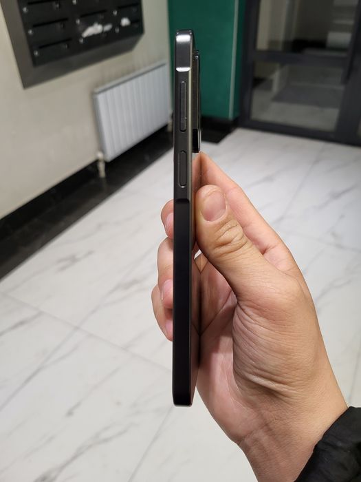 Samsung A17 + наушники новые