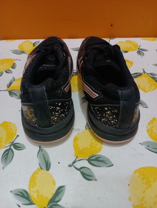 Asics Flare кожени N 35,5 - 8 €