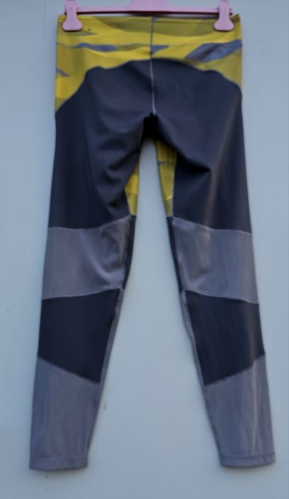 Adidas оригинален дамски клин Л размер нов