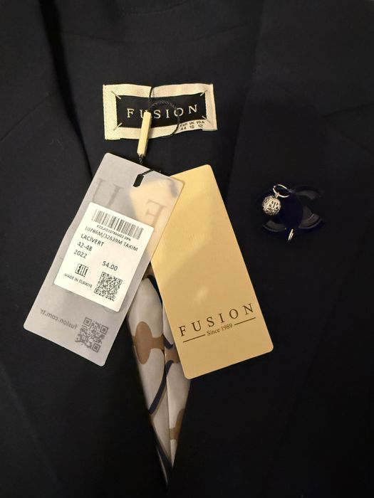 Костюм женский новый