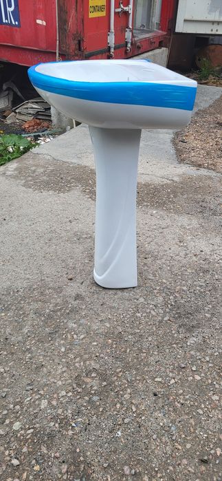 Продам раковины с пьедесталом.