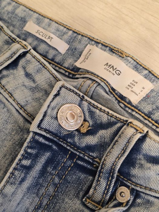 Jeans denim MNG, modelul Sculpt