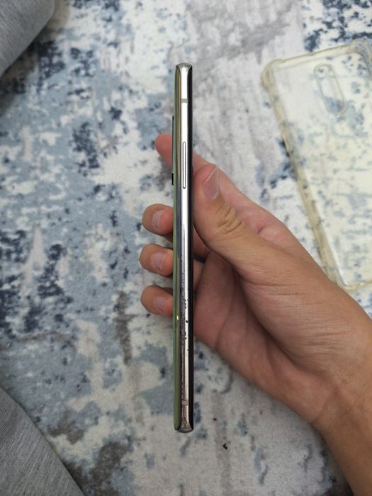 OnePlus 8 128/8 ОПИСАНИЕ