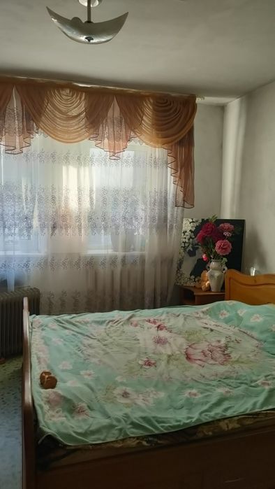 срочно продаю спальный гарнитур