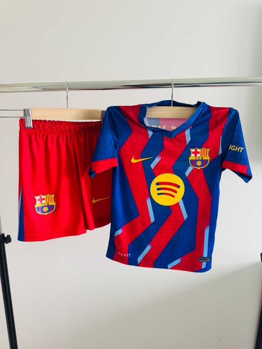 Детски футболни екипи